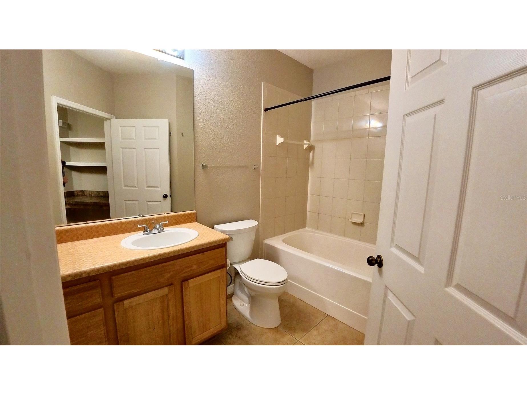 10017 Courtney Palms Boulevard #304 Tampa FL 33619 O6400593 image7