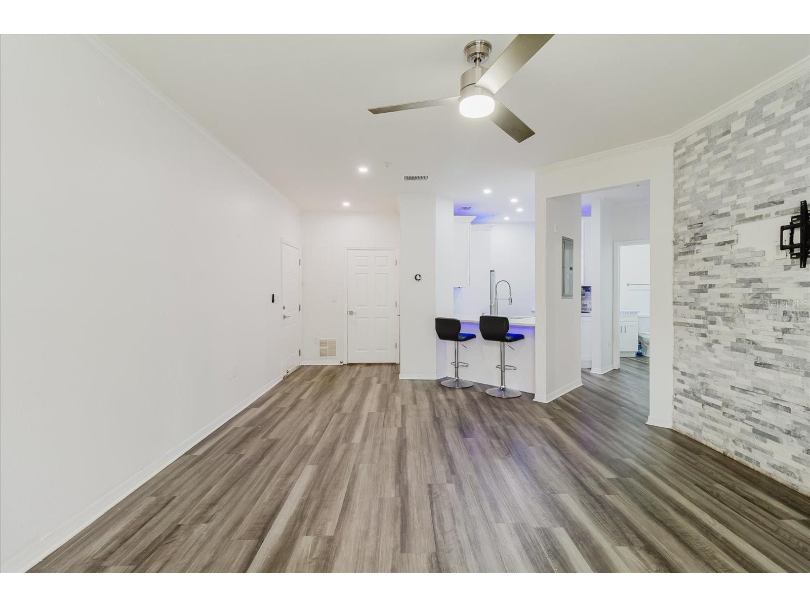10019 Courtney Palms Boulevard #101 Tampa FL 33619 TB8514056 image11