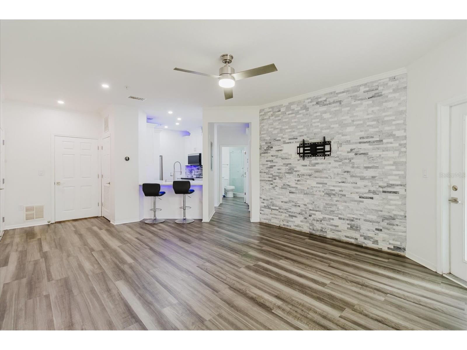 10019 Courtney Palms Boulevard #101 Tampa FL 33619 TB8514056 image12