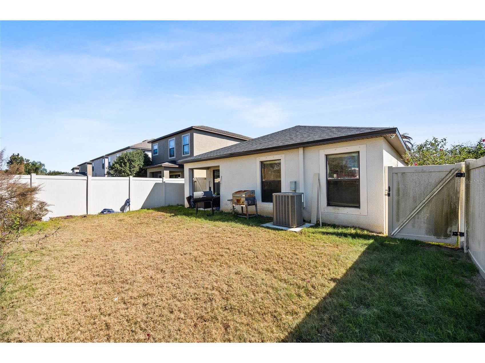 10019 Newminster Loop Ruskin FL 33573 TB8466327 image27