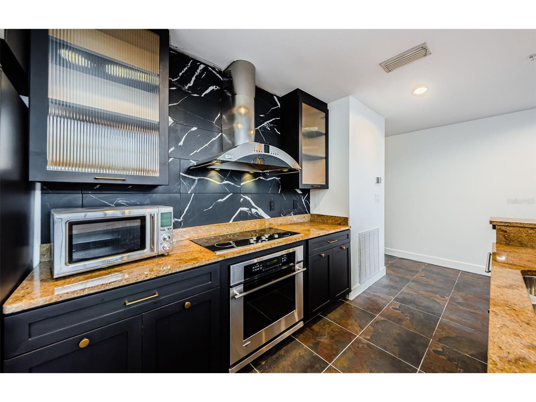 1002 Channelside Drive #3C Tampa FL 33602 TB8524937 image6