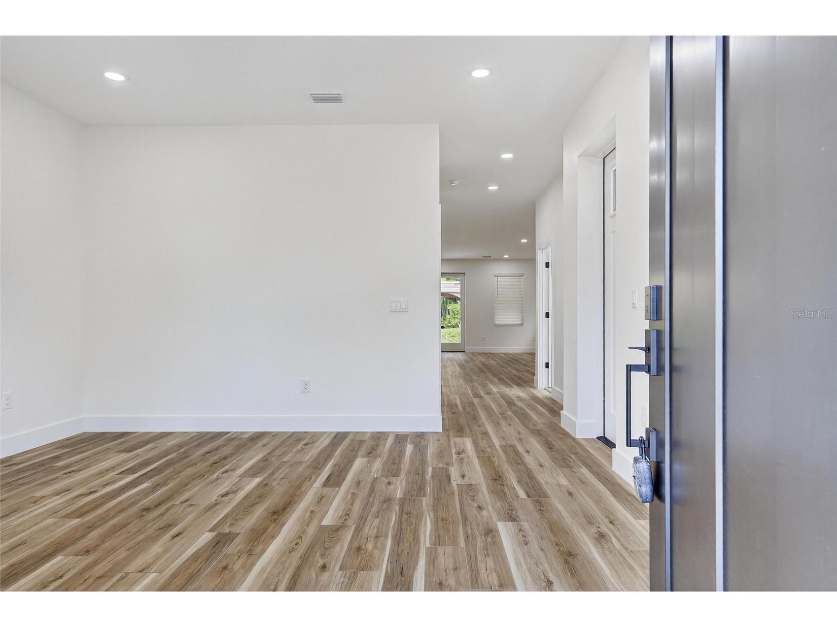 1002 E 19th Avenue Tampa FL 33605 TB8431844 image5