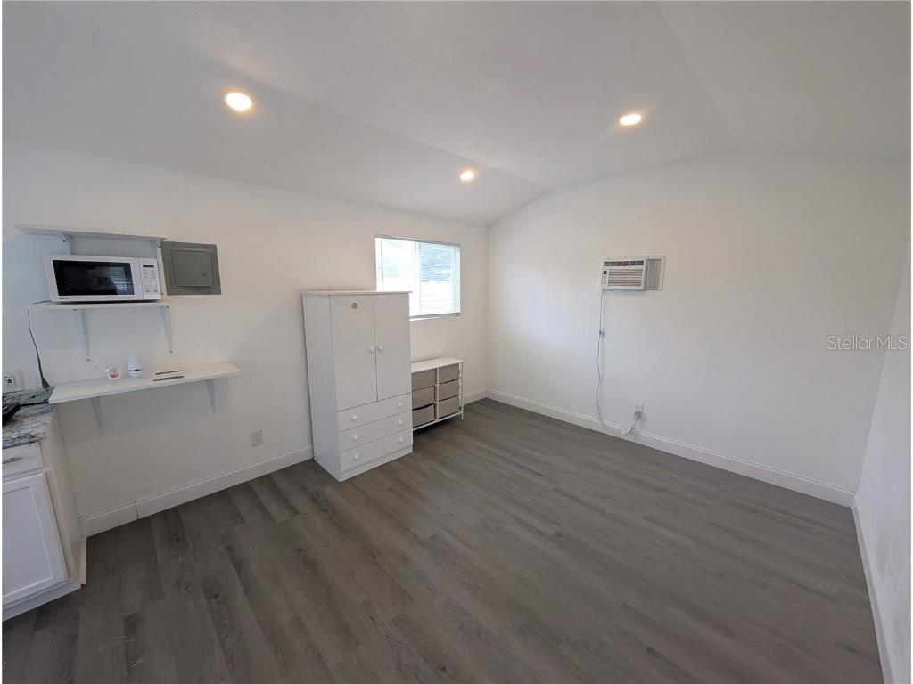 1002 Kirkland Drive #UNIT B Tampa FL 33619 O6342069 image6