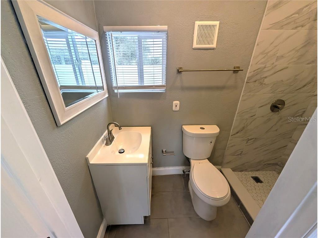 1002 Kirkland Drive #UNIT B Tampa FL 33619 O6342069 image7