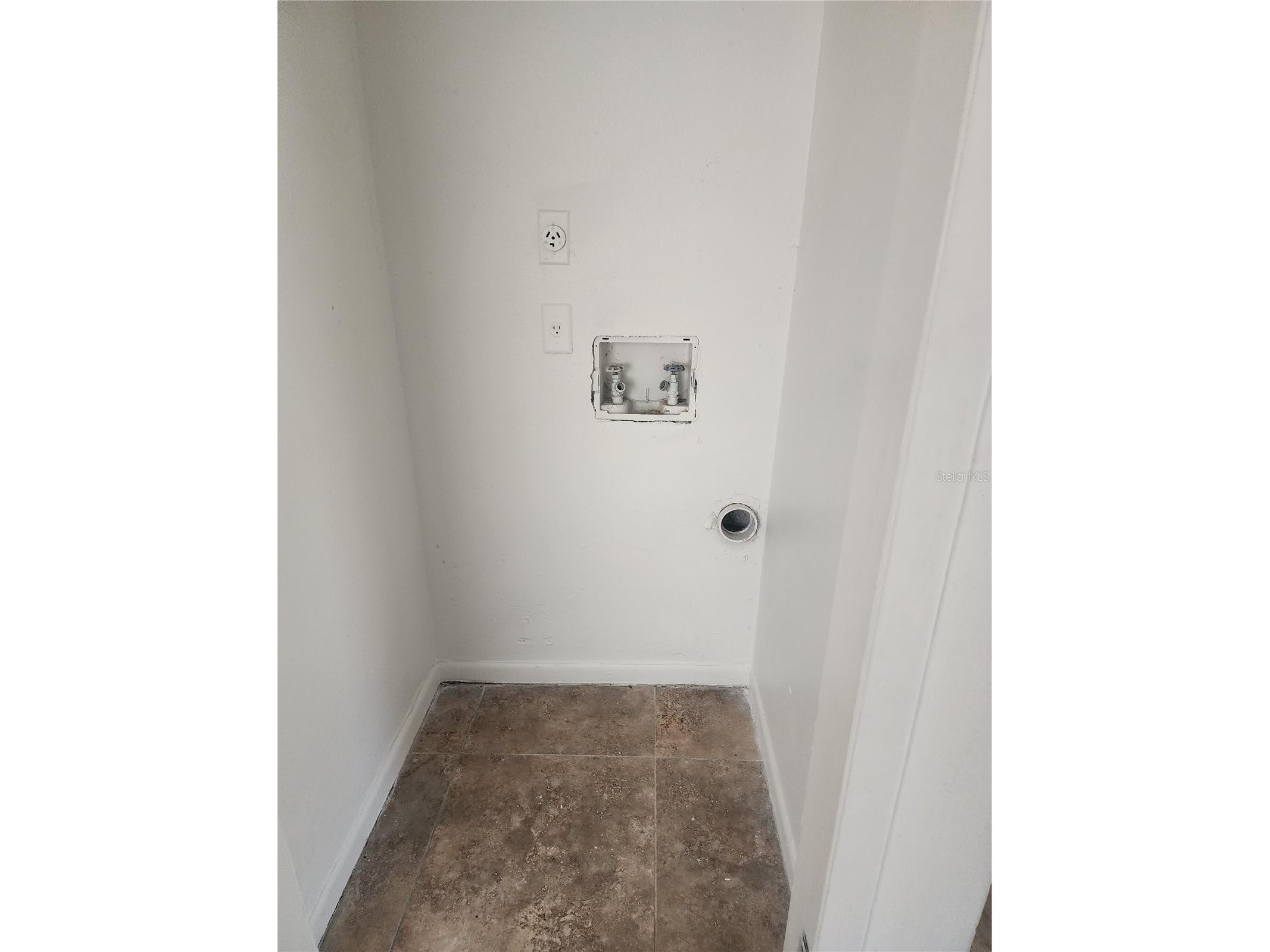 10020 N Hyacinth Avenue Tampa FL 33612 TB8527931 image2