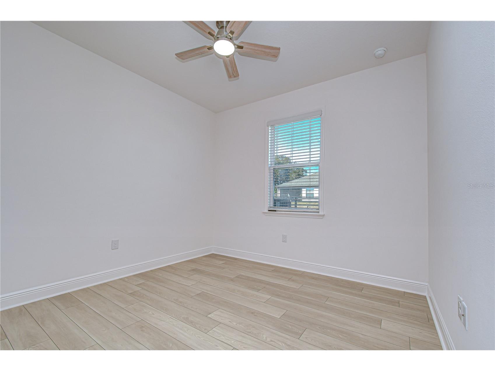 10027 Dolphin Gull Circle Thonotosassa FL 33592 TB8473091 image11