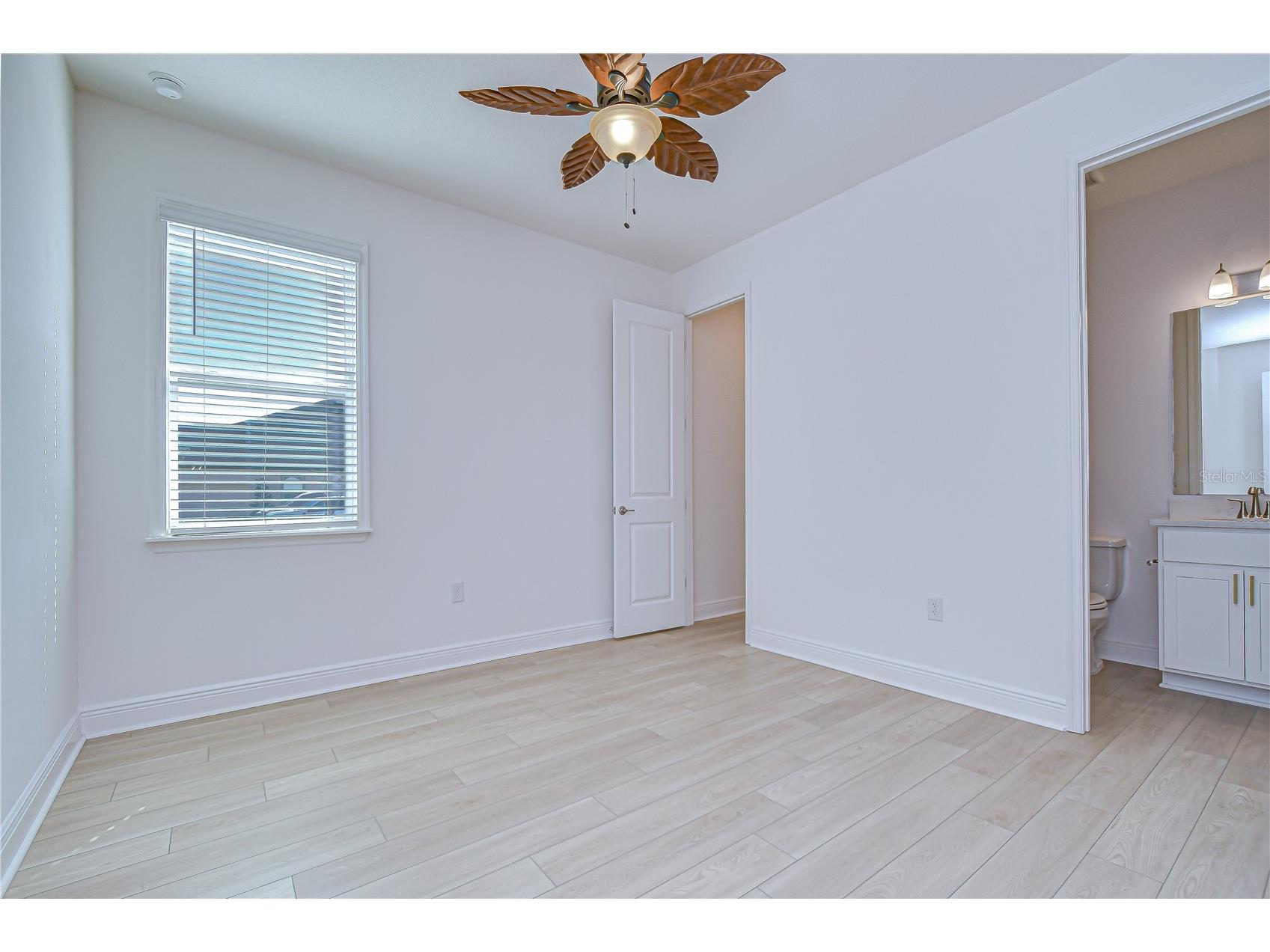 10027 Dolphin Gull Circle Thonotosassa FL 33592 TB8473091 image15