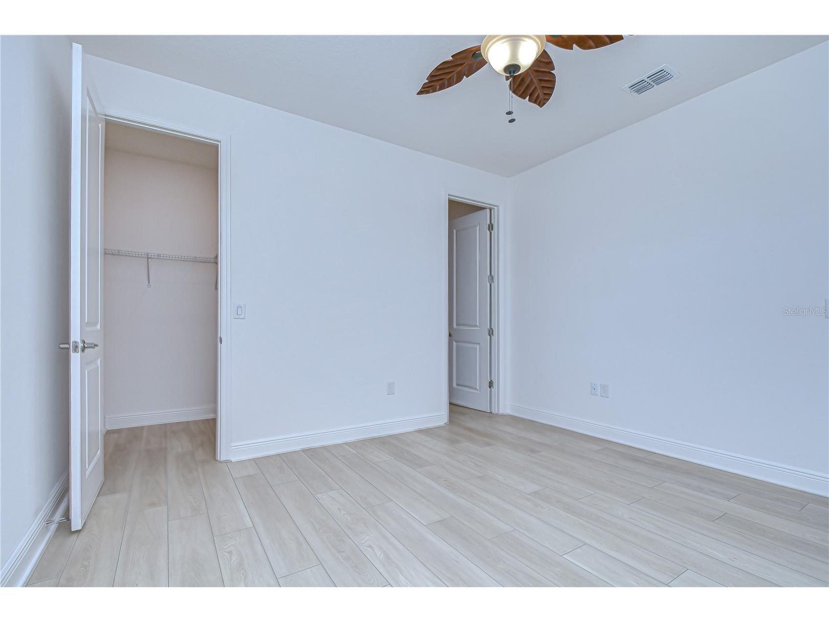 10027 Dolphin Gull Circle Thonotosassa FL 33592 TB8473091 image16