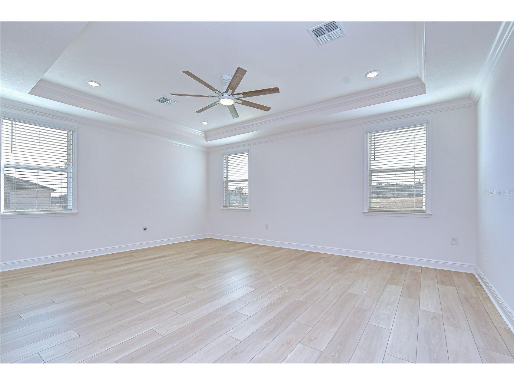 10027 Dolphin Gull Circle Thonotosassa FL 33592 TB8473091 image36