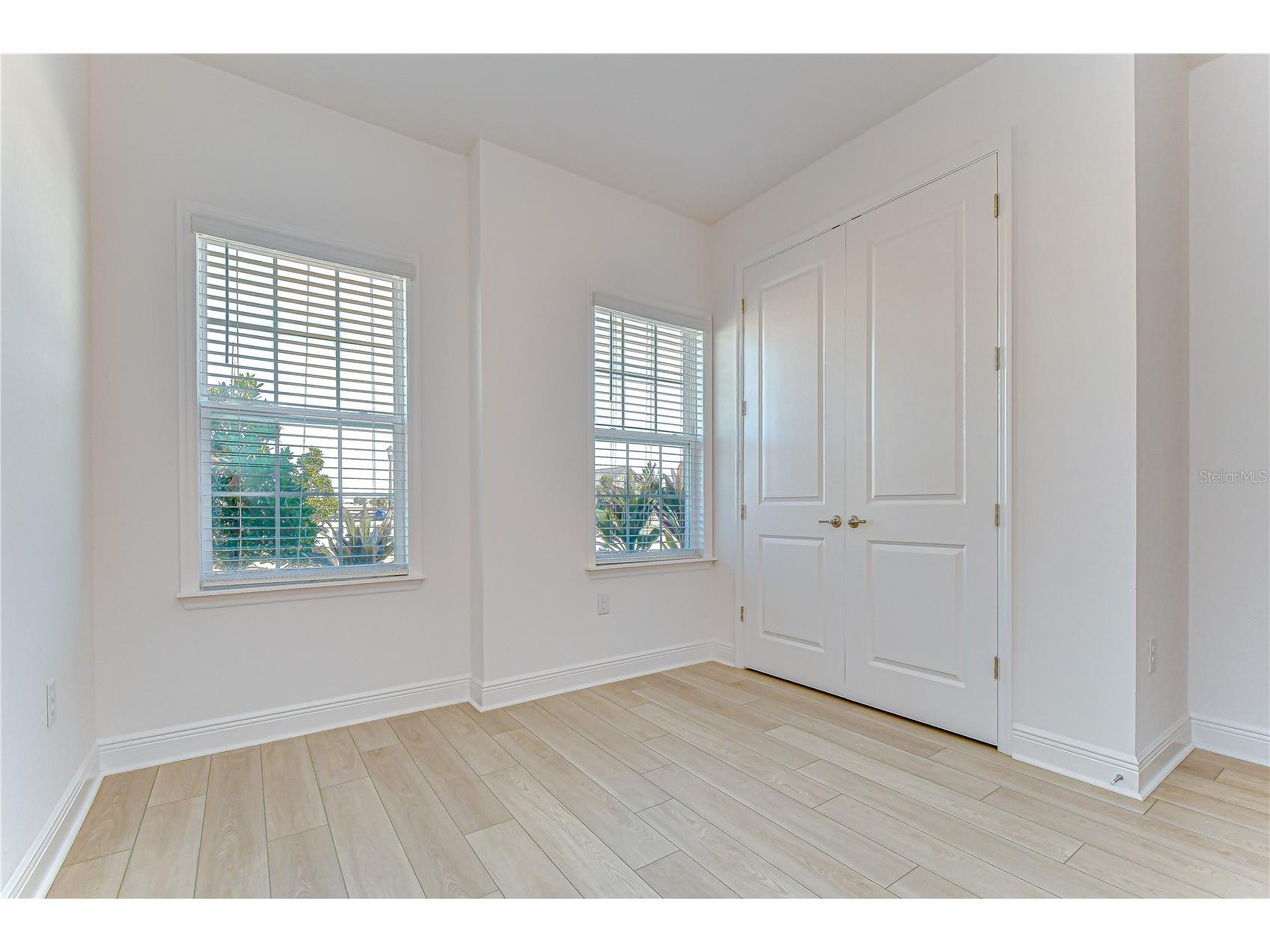 10027 Dolphin Gull Circle Thonotosassa FL 33592 TB8473091 image9