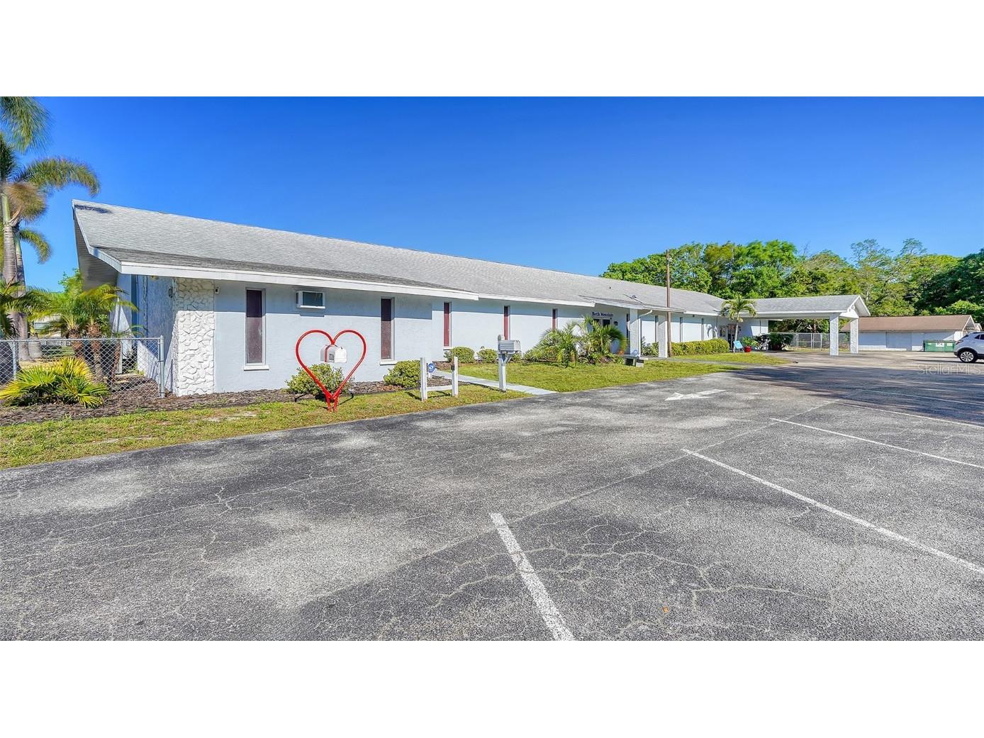 1003 63rd Avenue E Bradenton FL 34203 A4600708 image1