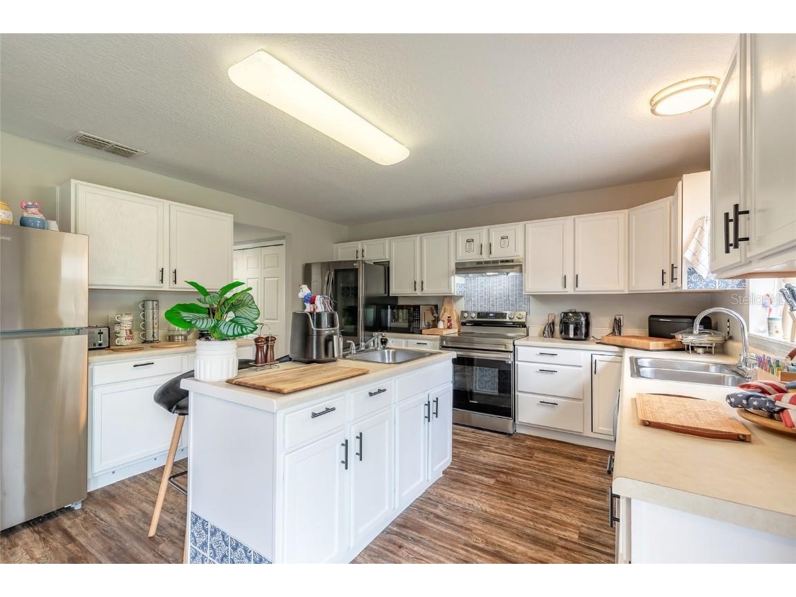 1003 Dampierre Court Kissimmee FL 34759 V4944967 image5