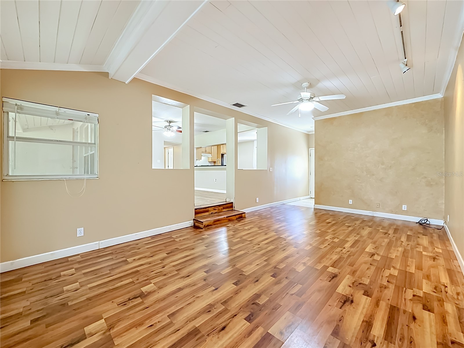 1003 W Outbound Place Tampa FL 33612 TB8505290 image13