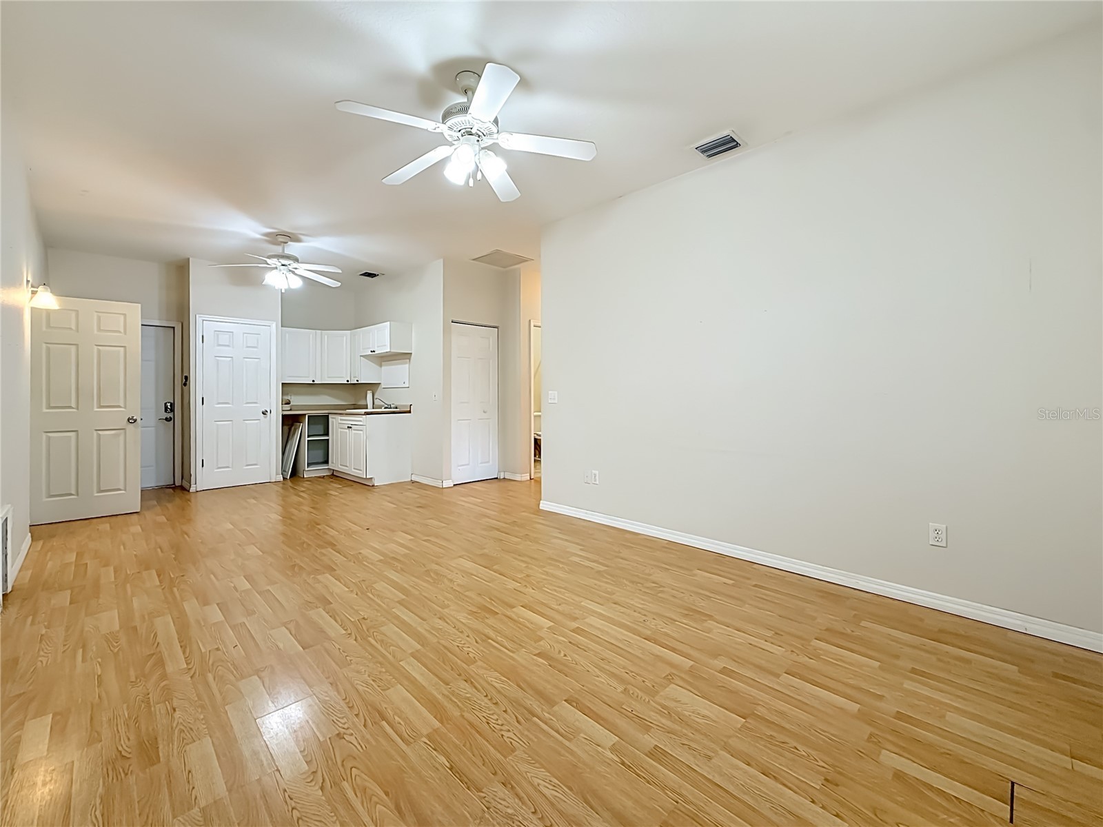 1003 W Outbound Place Tampa FL 33612 TB8505290 image17