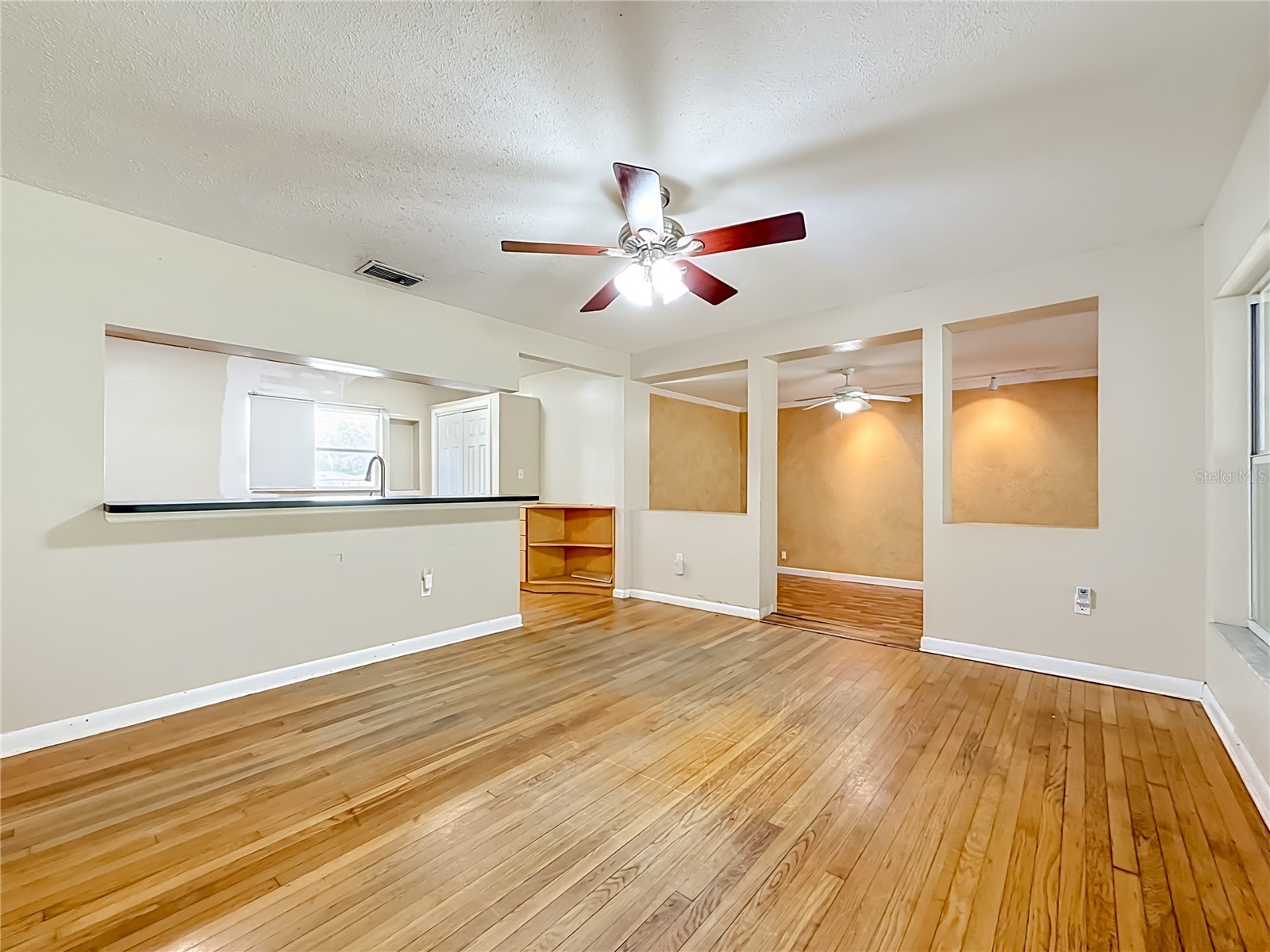 1003 W Outbound Place Tampa FL 33612 TB8505290 image19