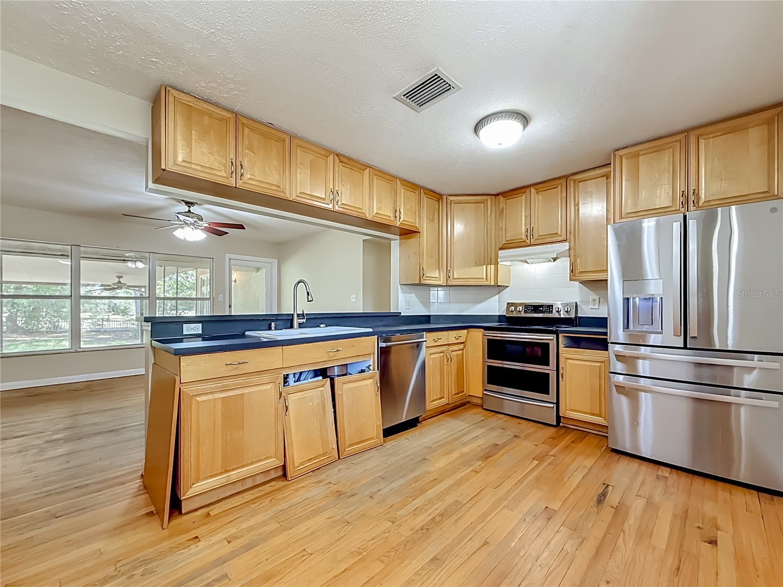 1003 W Outbound Place Tampa FL 33612 TB8505290 image21