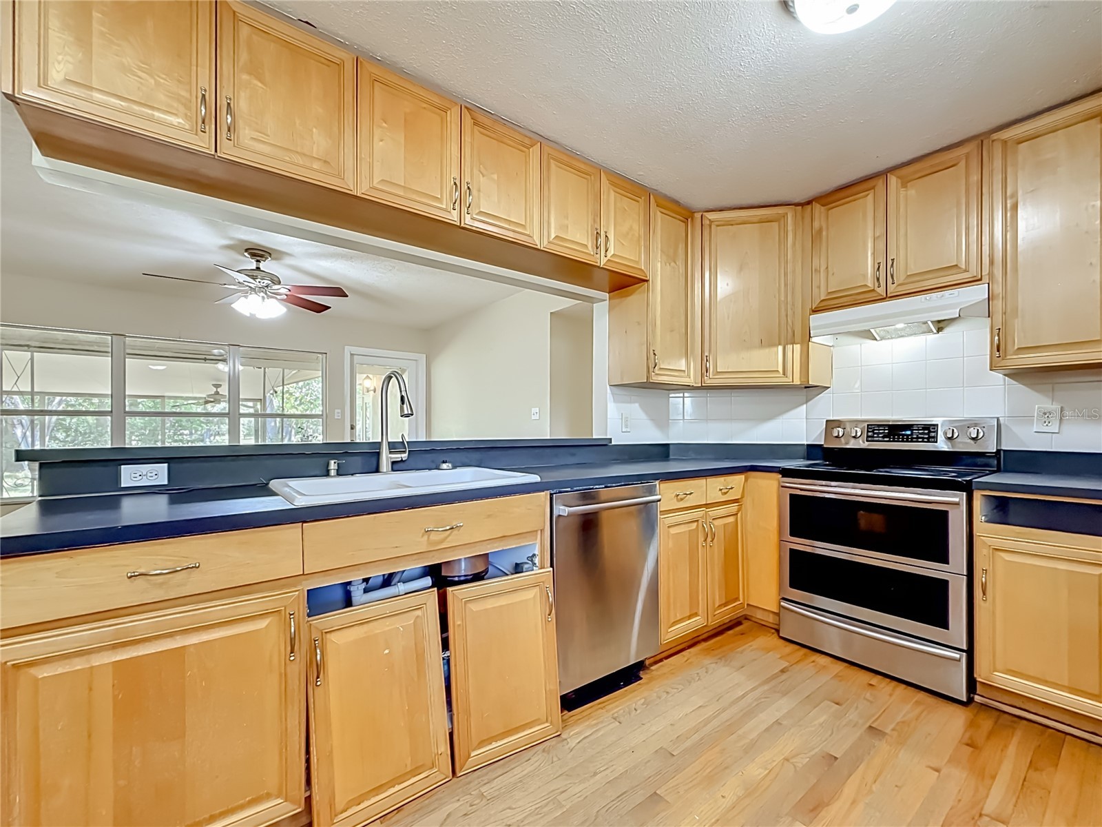 1003 W Outbound Place Tampa FL 33612 TB8505290 image23