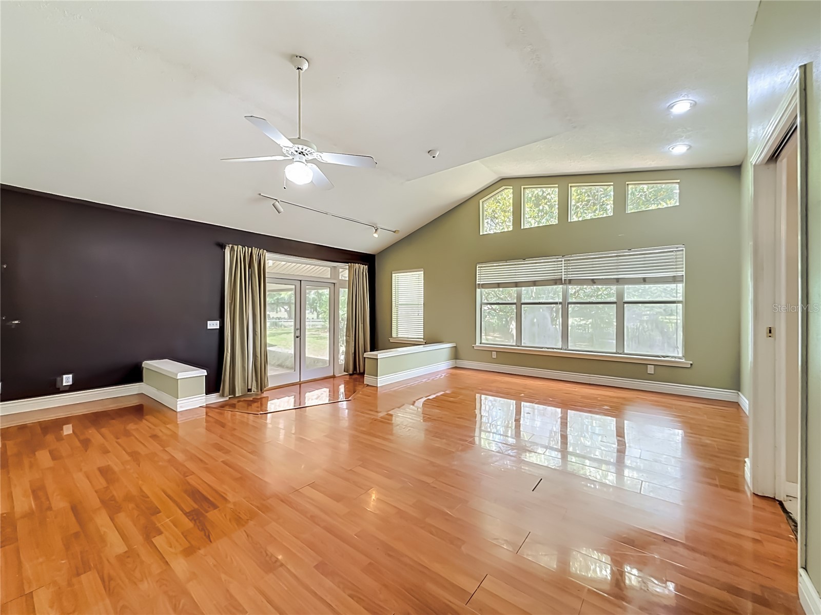 1003 W Outbound Place Tampa FL 33612 TB8505290 image31