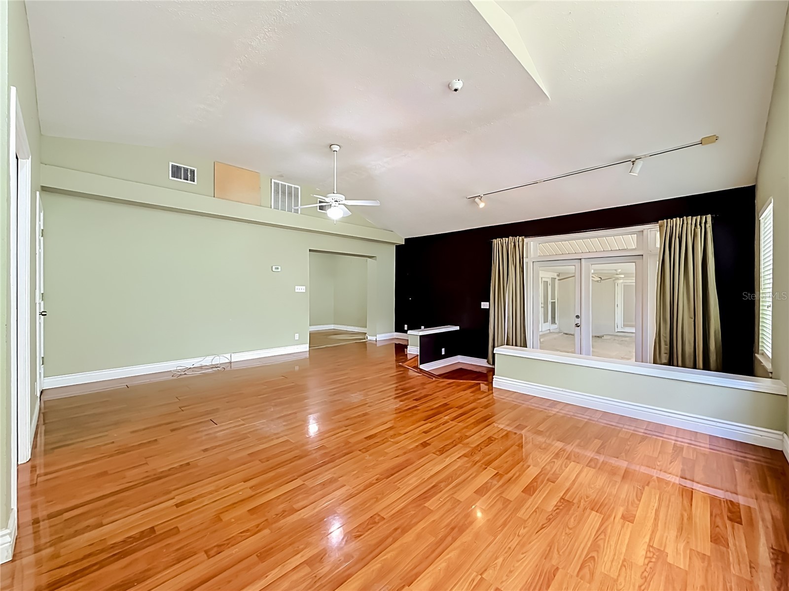1003 W Outbound Place Tampa FL 33612 TB8505290 image32