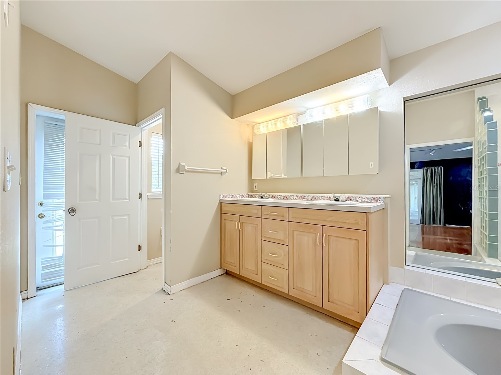 1003 W Outbound Place Tampa FL 33612 TB8505290 image33