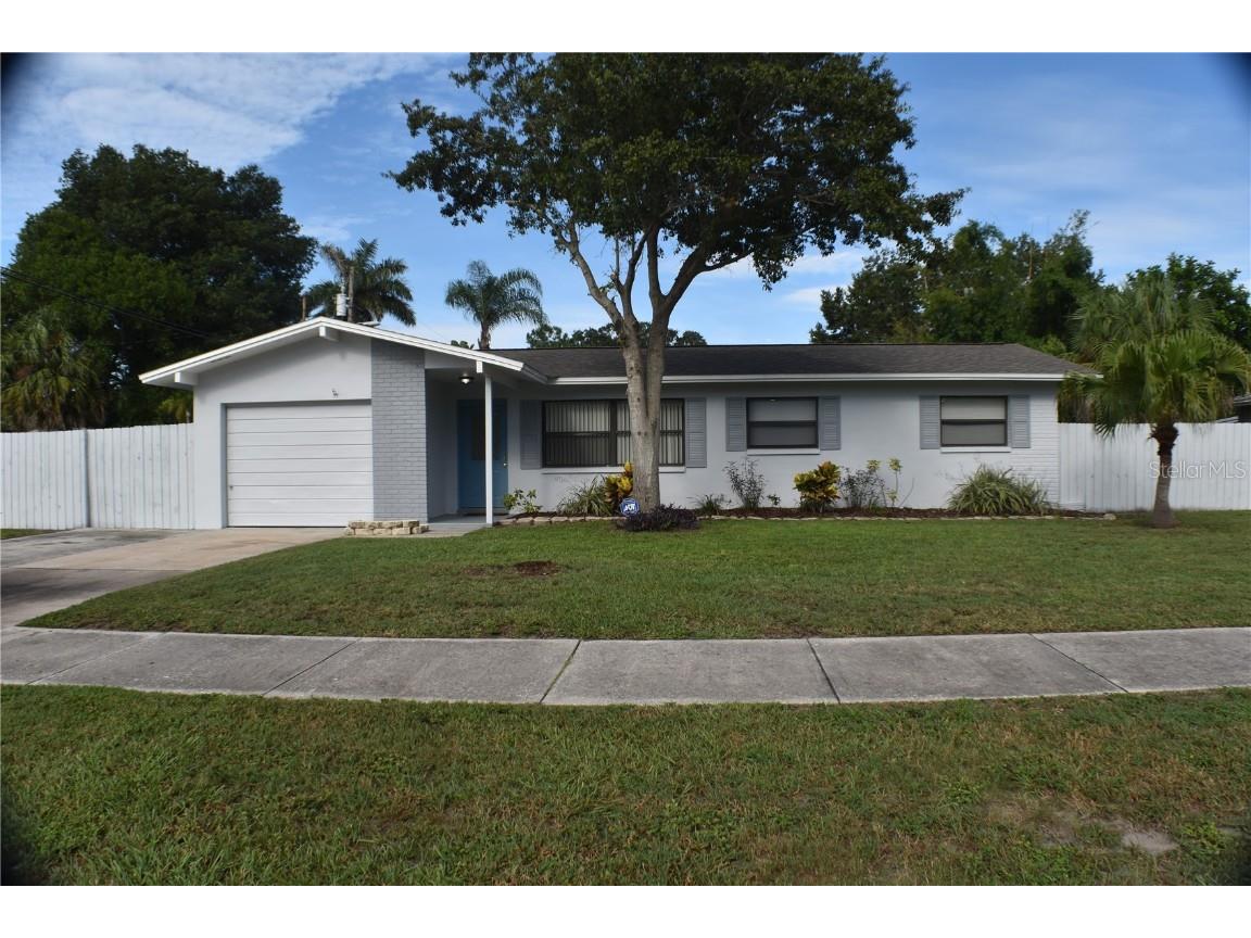 10030 Antilles Drive Seminole FL 33776 U8136781 image1