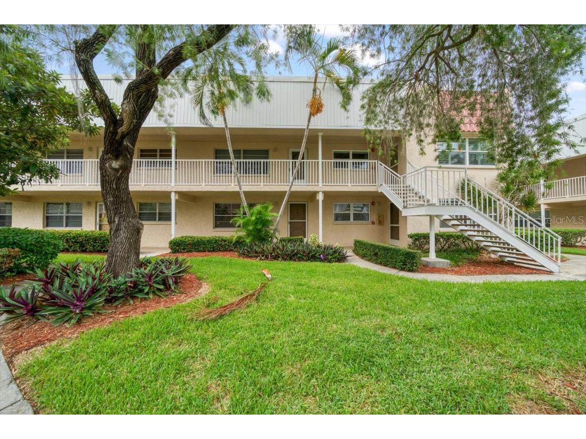 10032 65th Avenue N #2 Saint Petersburg FL 33708 U8212034 image1