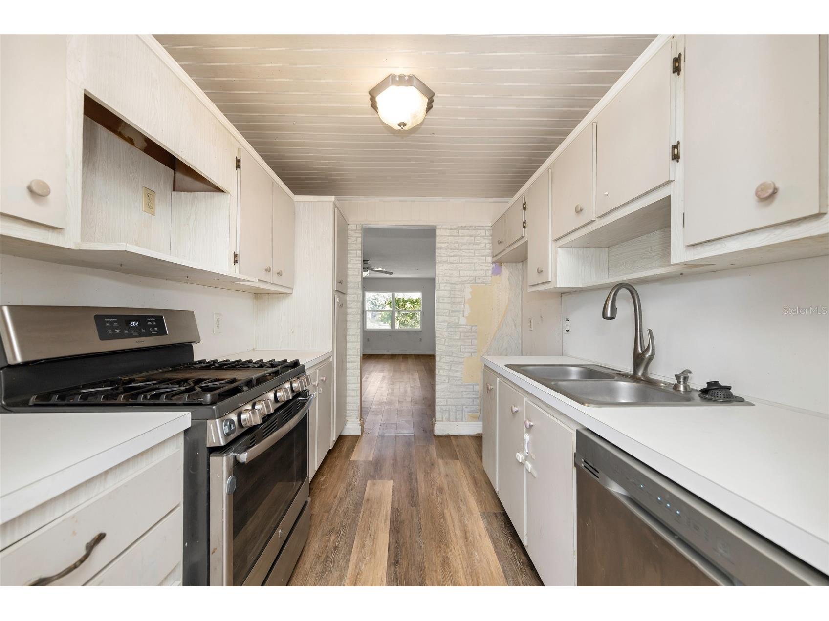 10032 65th Avenue N #9 Saint Petersburg FL 33708 TB8472610 image6