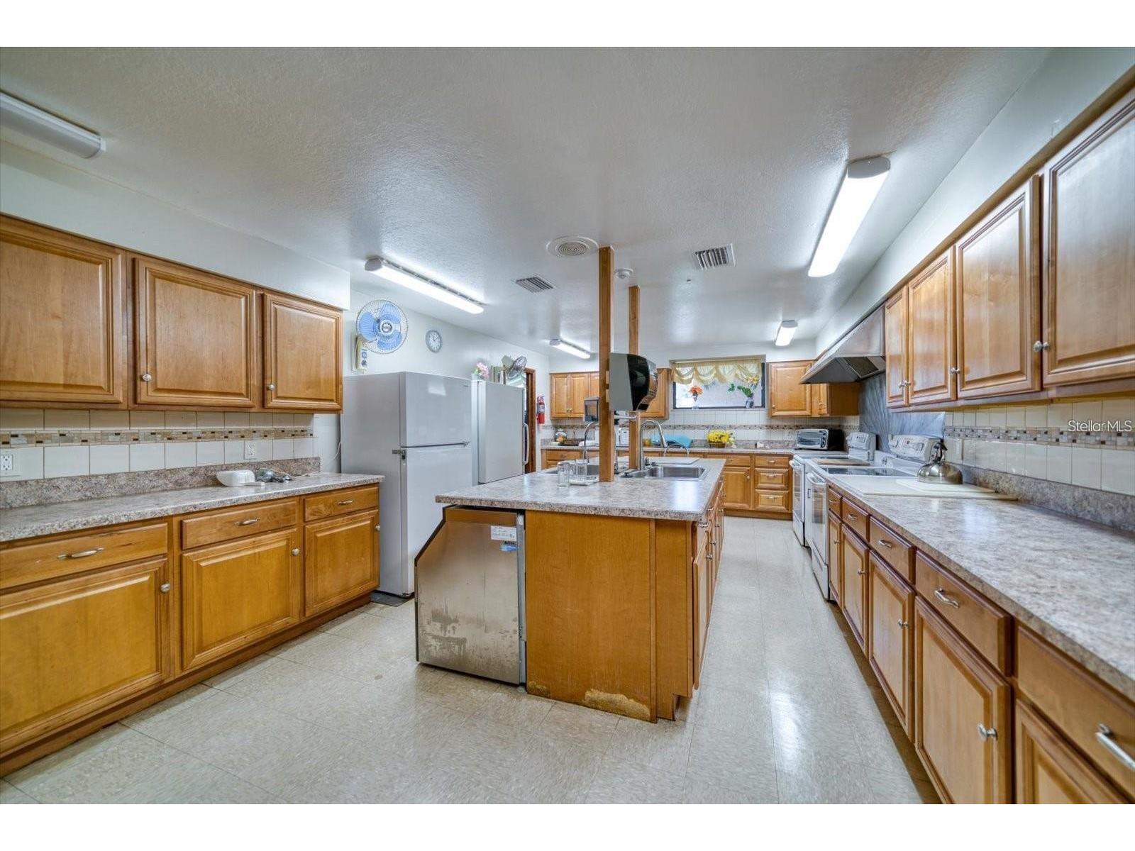 10033 64th Avenue N #19 Saint Petersburg FL 33708 TB8524700 image36