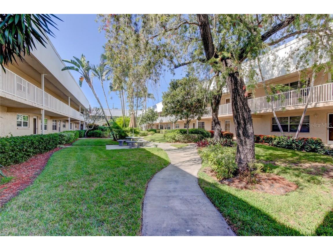 10033 64th Avenue N #23 Saint Petersburg FL 33708 U8179741 image1