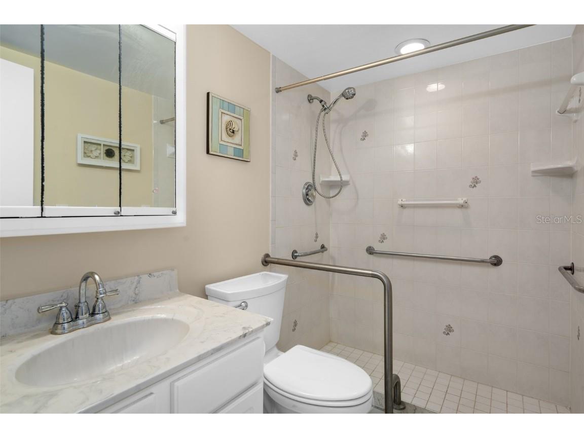 10033 64th Avenue N #4 Saint Petersburg FL 33708 TB8401614 image25