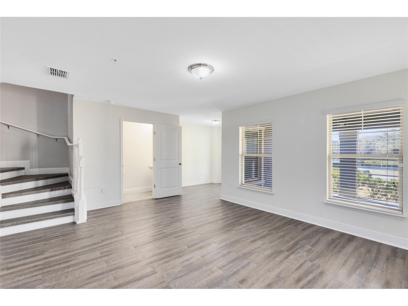 10033 Town Lake Dr Orlando FL 32832 O6378416 image2