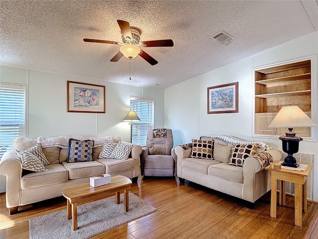 10033 Wellington Avenue Dade City FL 33525 W7874176 image20