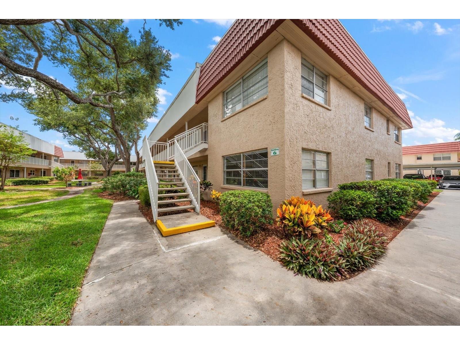 10037 62nd Terrace N #1 Saint Petersburg FL 33708 TB8524186 image3
