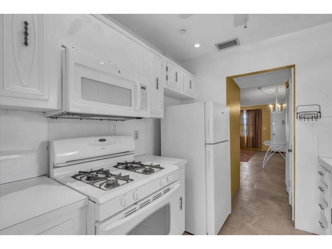 10037 62nd Terrace N #21 Saint Petersburg FL 33708 TB8409598 image10