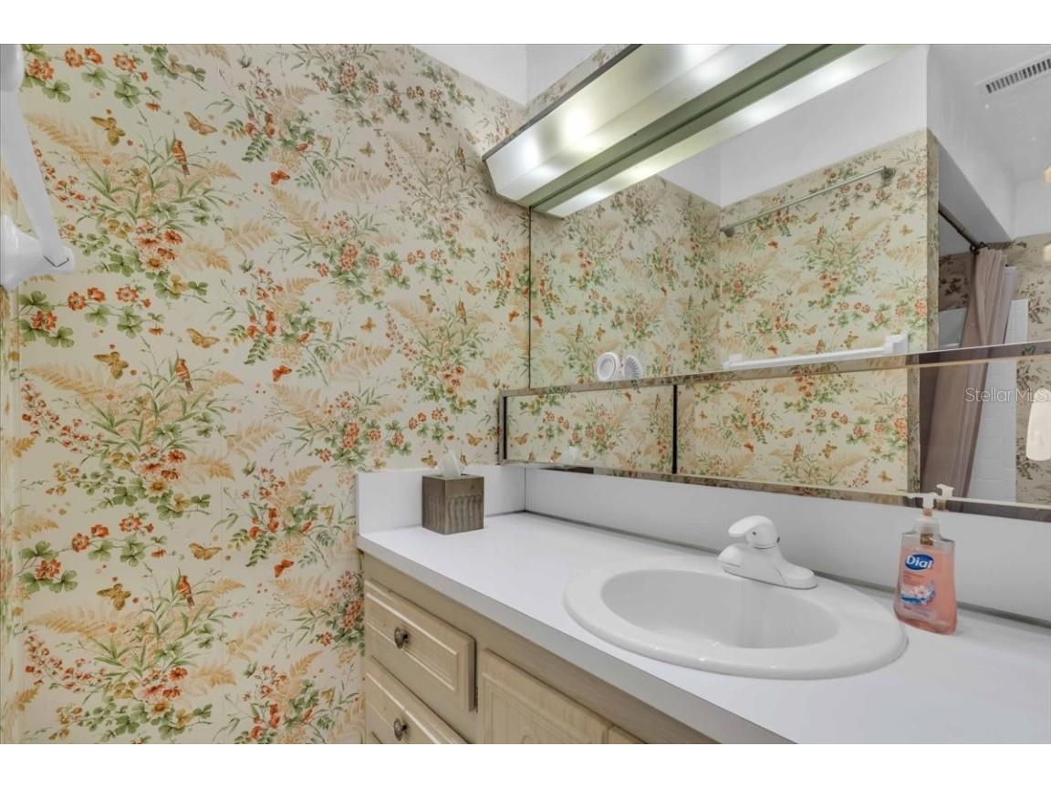 10037 62nd Terrace N #21 Saint Petersburg FL 33708 TB8409598 image16