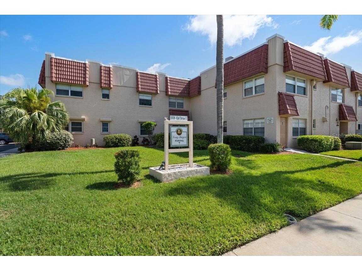 10038 62nd Terrace N #17 Saint Petersburg FL 33708 TB8390169 image1
