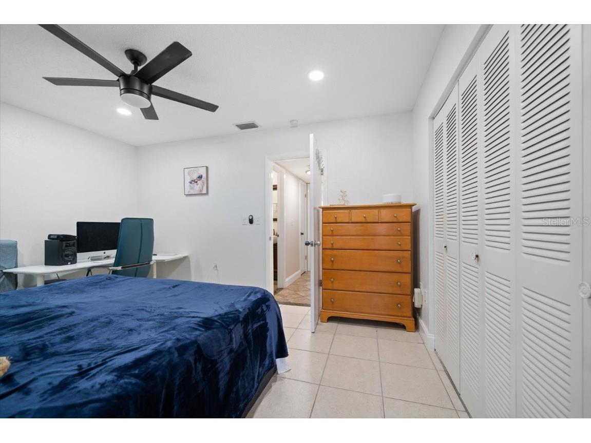 10038 62nd Terrace N #17 Saint Petersburg FL 33708 TB8390169 image24