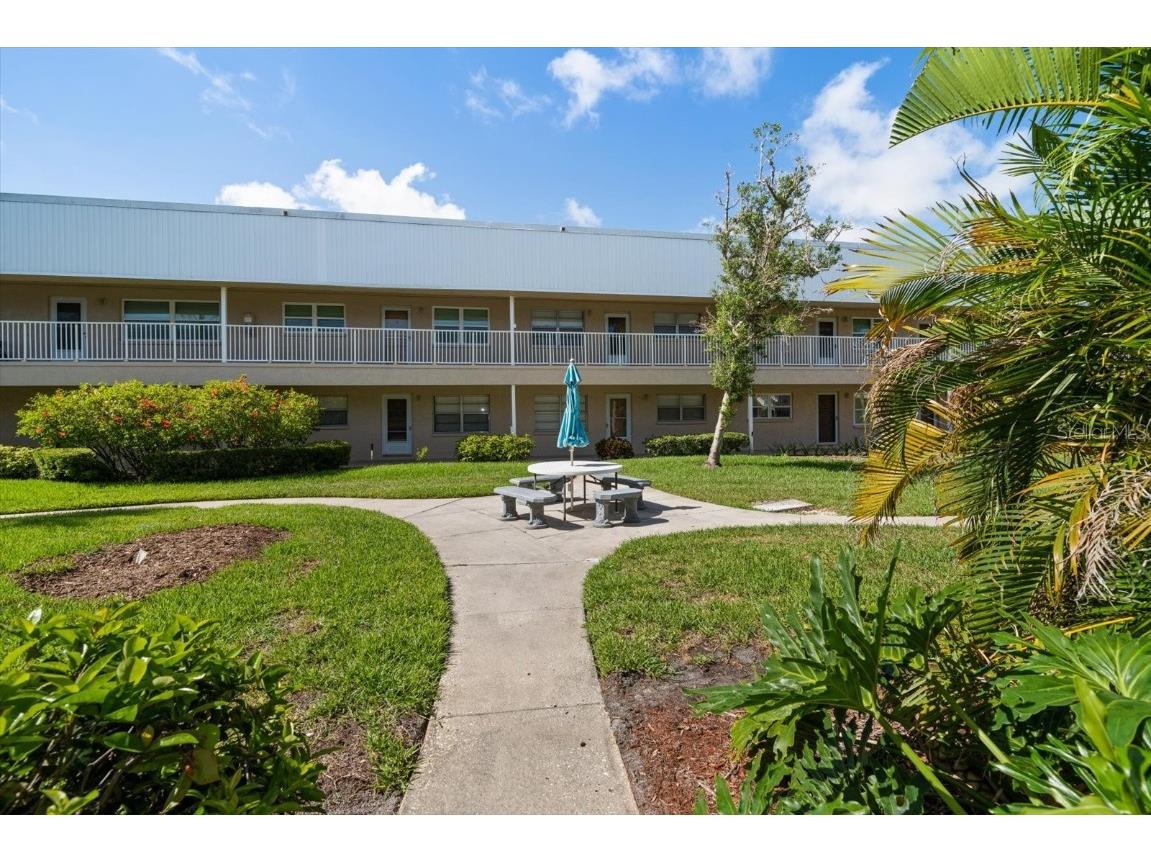 10038 62nd Terrace N #17 Saint Petersburg FL 33708 TB8390169 image9