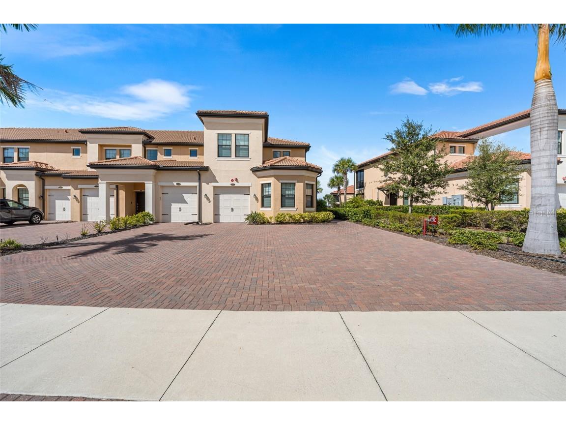 10038 Crooked Creek Drive #103 Venice FL 34293 A4670857 image1