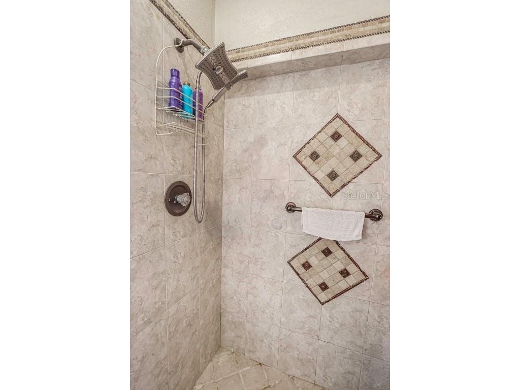 10039 88th Street Seminole FL 33777 TB8428895 image22