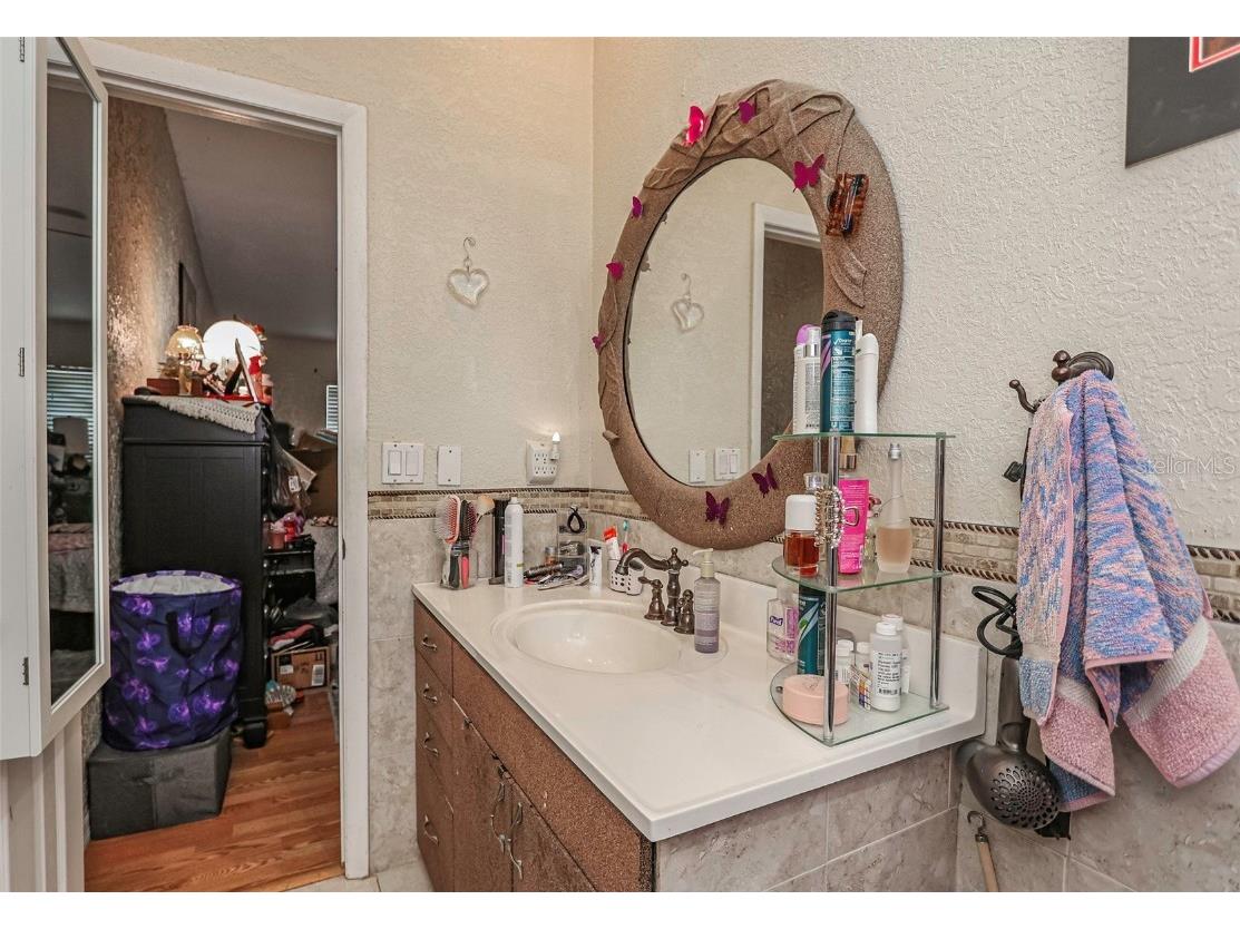 10039 88th Street Seminole FL 33777 TB8428895 image23