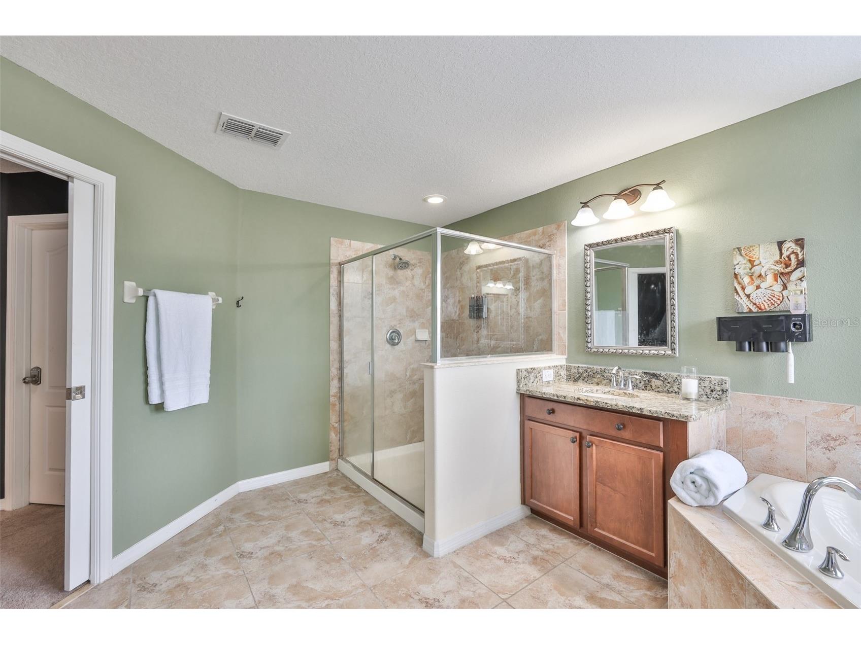 10039 Smarty Jones Drive Ruskin FL 33573 TB8480417 image26