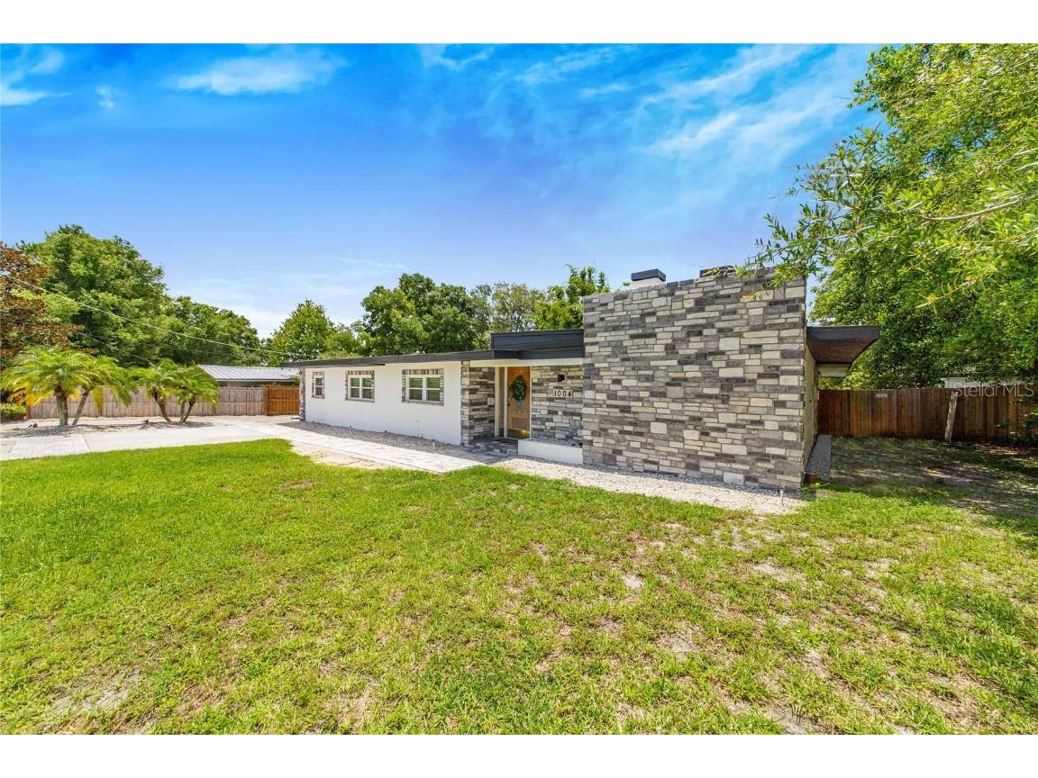 1004 Avenue G NE Winter Haven FL 33881 P4931111 image1