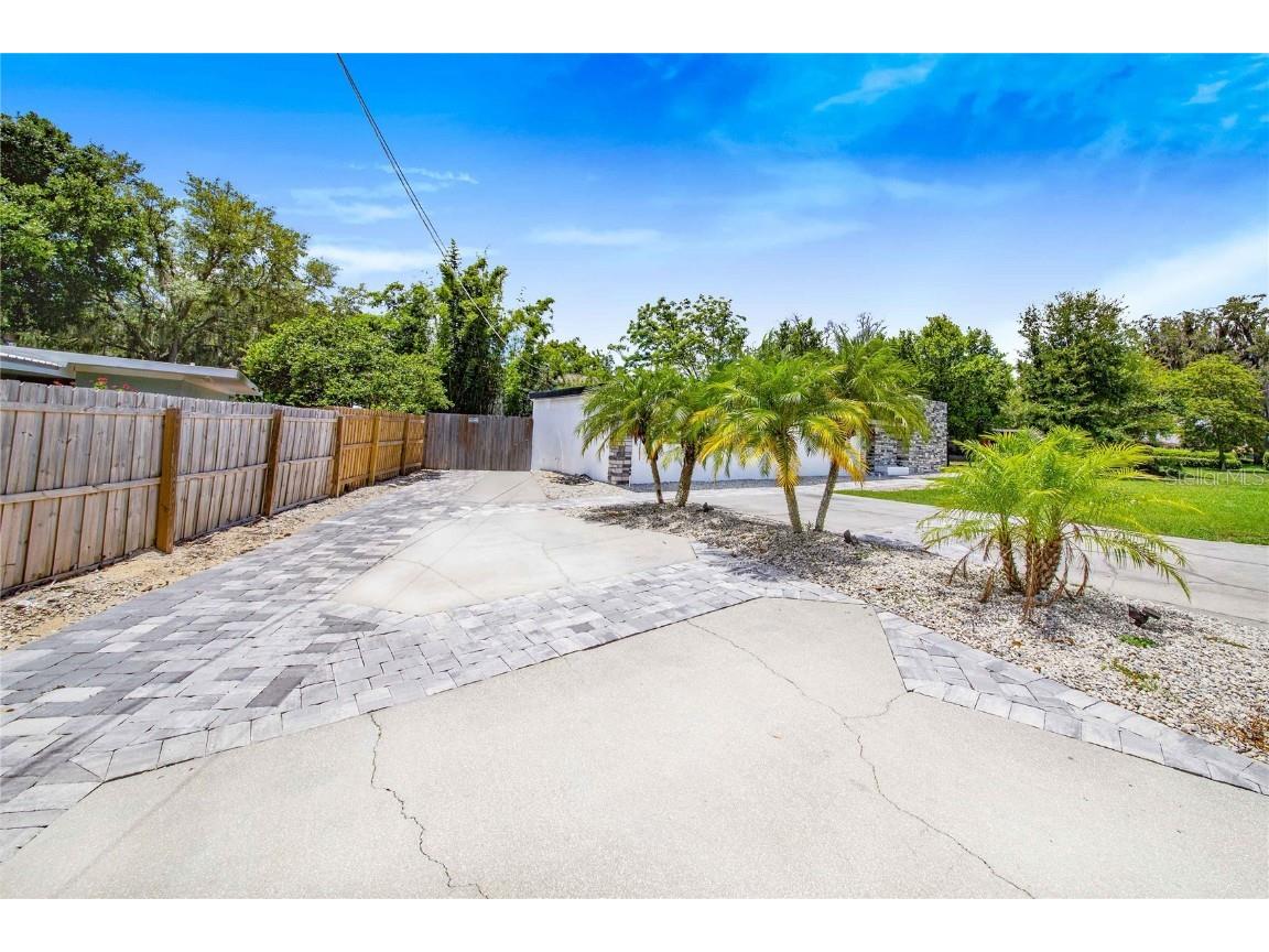 1004 Avenue G NE Winter Haven FL 33881 P4931111 image3