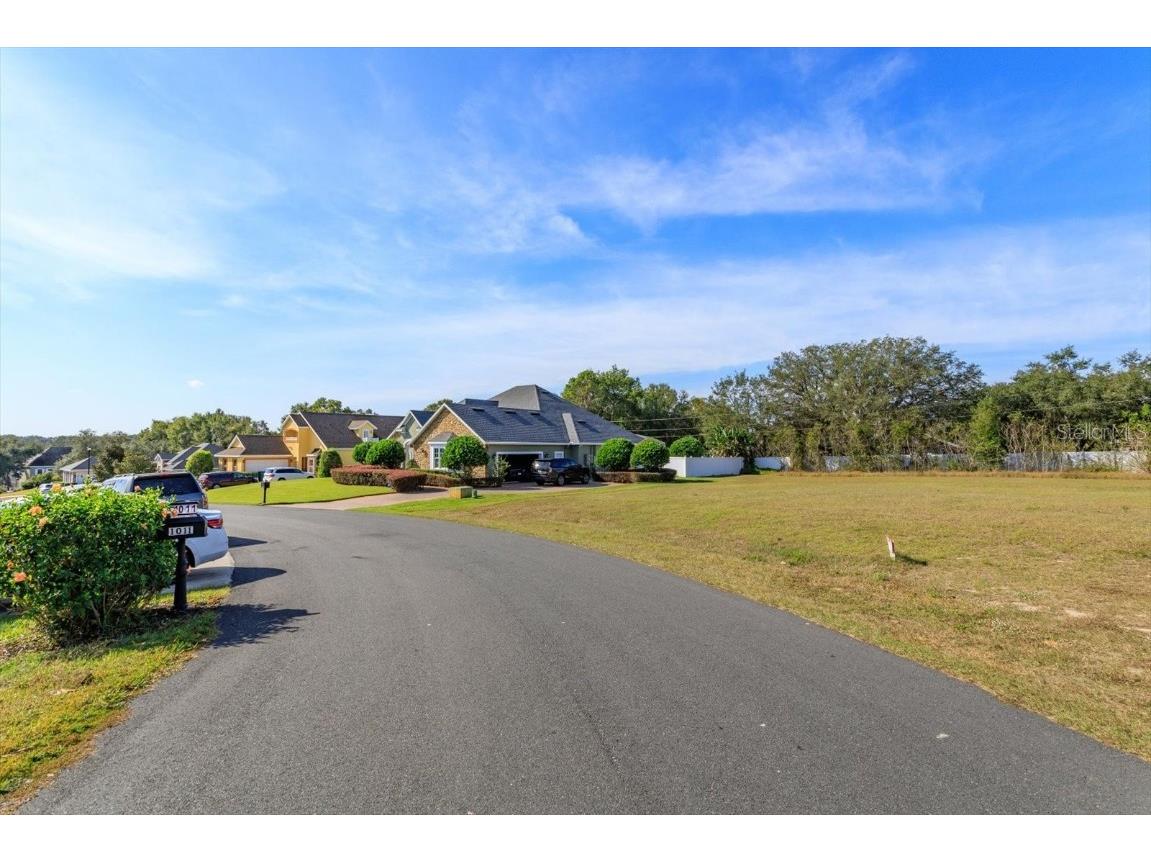 1004 Myrtle Breezes Court Fruitland Park FL 34731 O6364692 image1