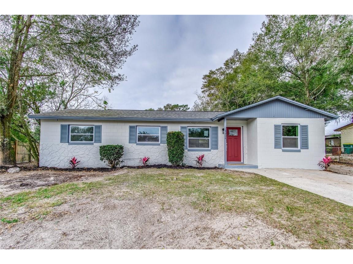 1004 Oaktree Lane Deland FL 32720 V4934532 image1