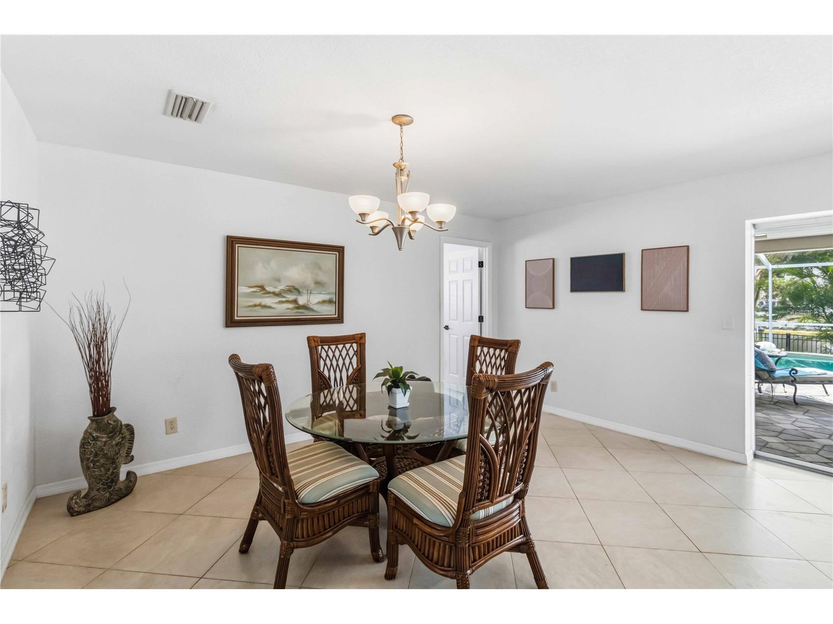 1004 Spindle Palm Way Apollo Beach FL 33572 A4695923 image8