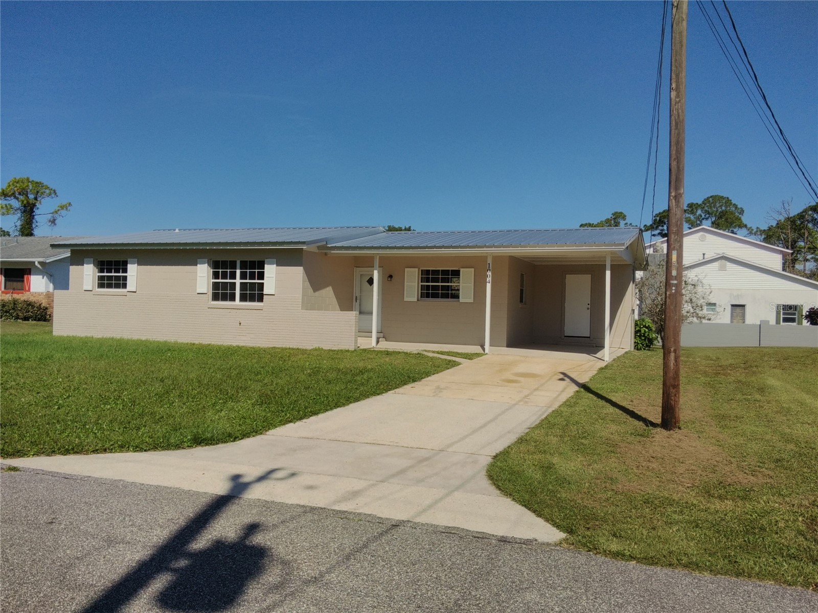 1004 Wilkins Street New Smyrna Beach FL 32168 V4945561 image1