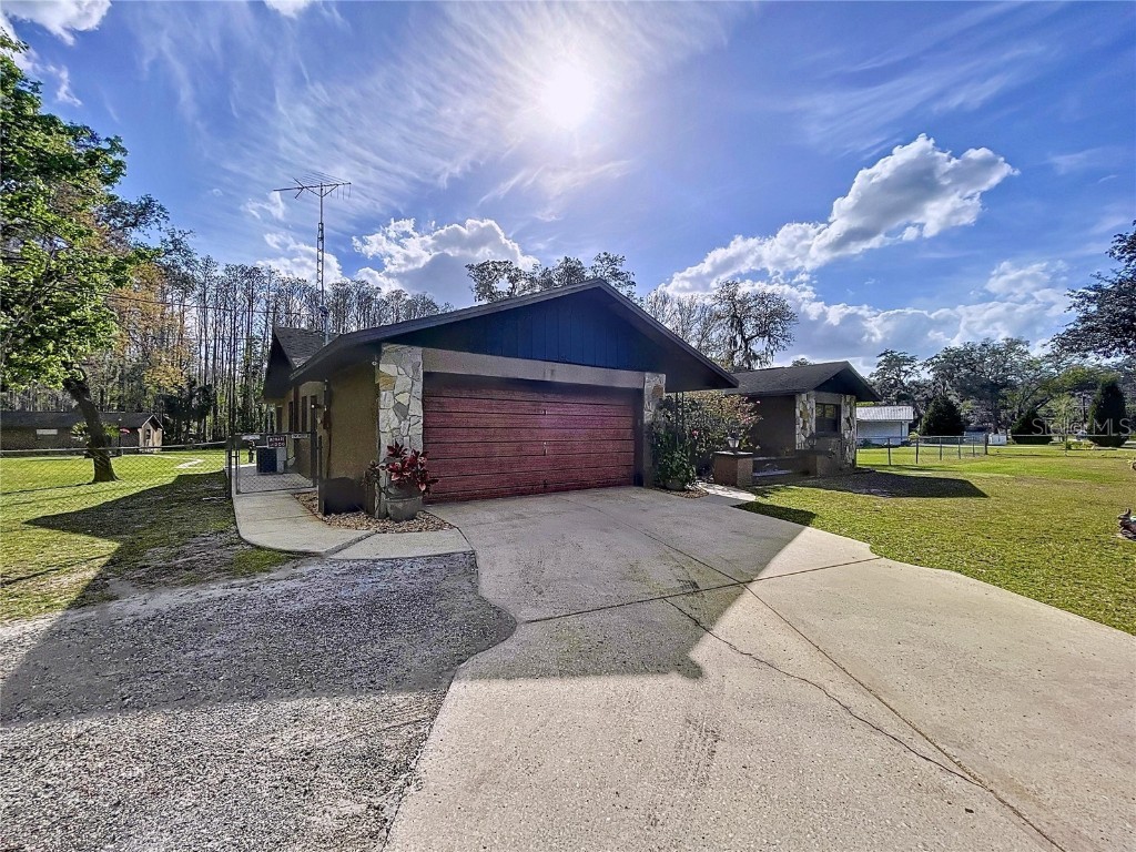 10044 Lakeview Drive New Port Richey FL 34654 W7873113 image1