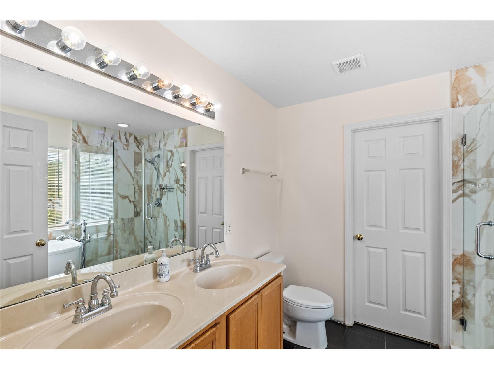 10048 Stratford Pointe Avenue Orlando FL 32832 O6335692 image20